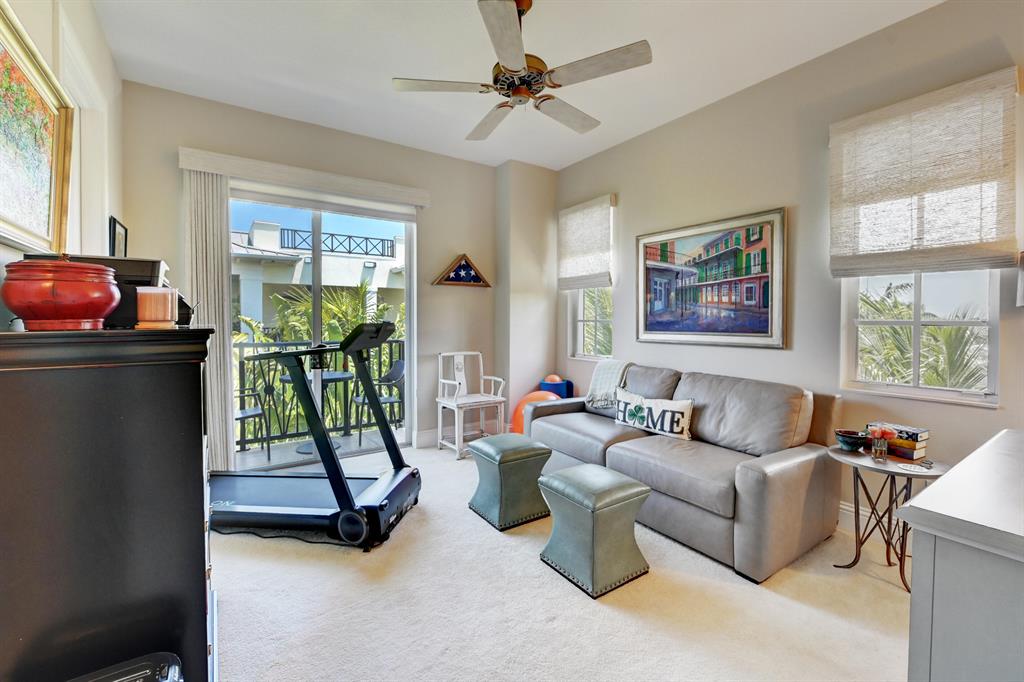 226 N Latitude Circle Unit: 311e