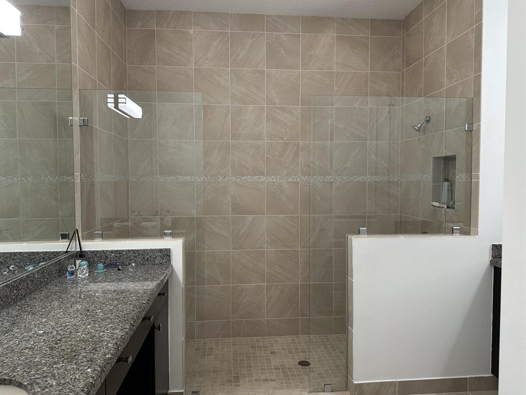 22954 Clear Echo Drive Unit: 31