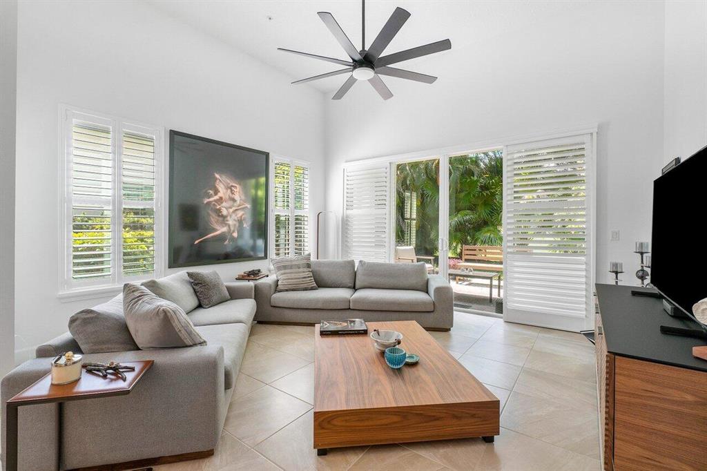 22954 Clear Echo Drive Unit: 31