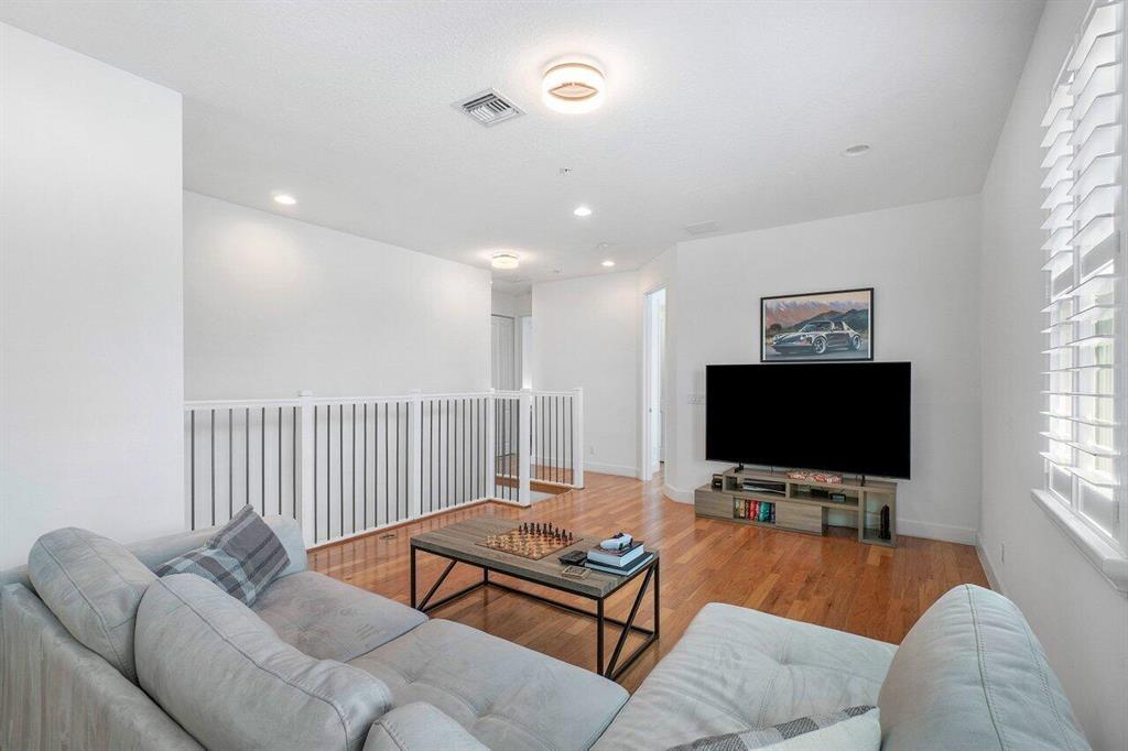 22954 Clear Echo Drive Unit: 31
