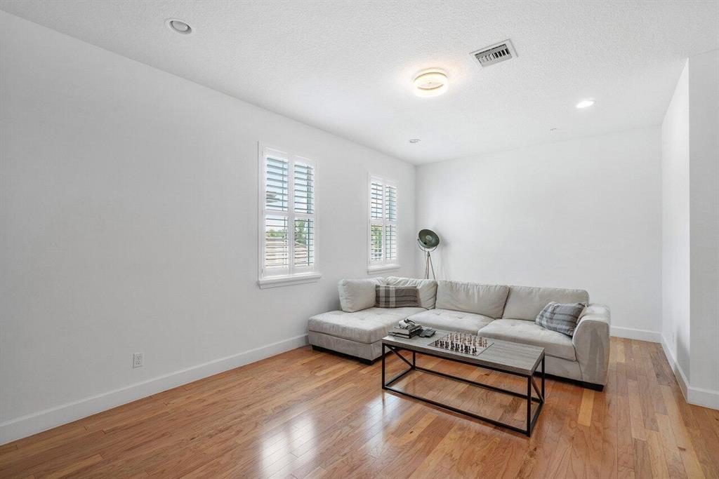 22954 Clear Echo Drive Unit: 31