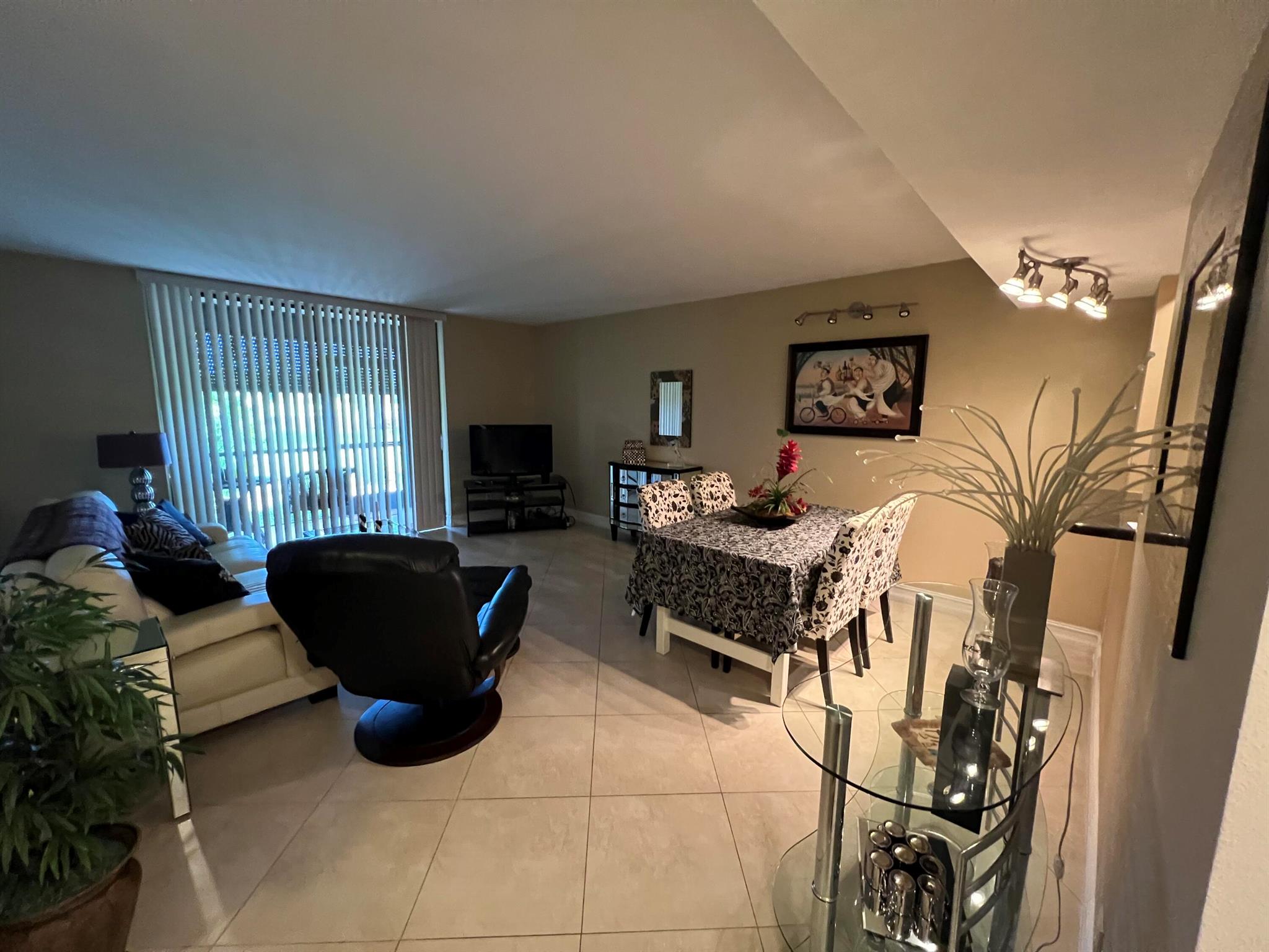 5220 Las Verdes Circle 110