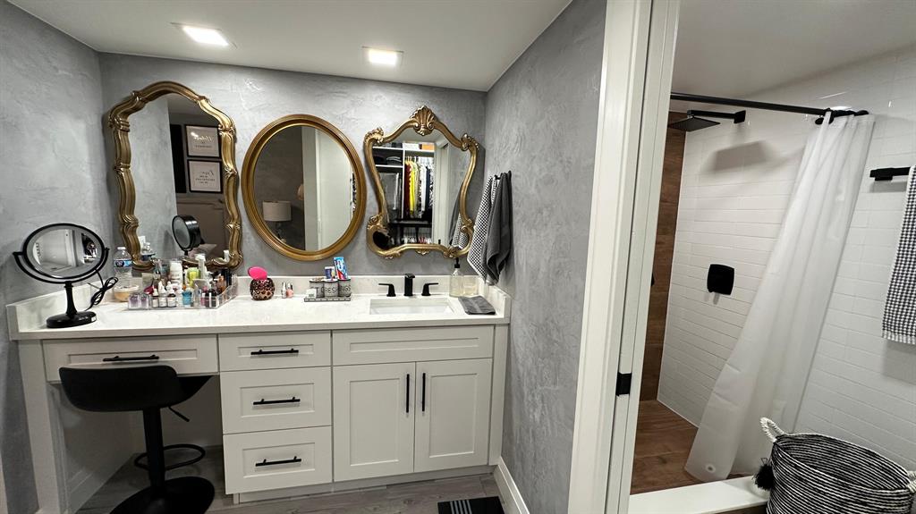 6073 Balboa Circle Unit: 305