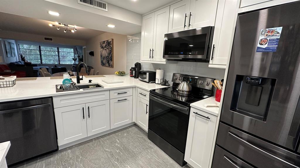6073 Balboa Circle Unit: 305