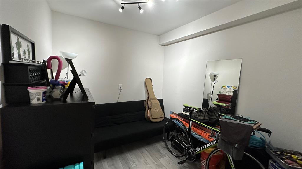 6073 Balboa Circle Unit: 305