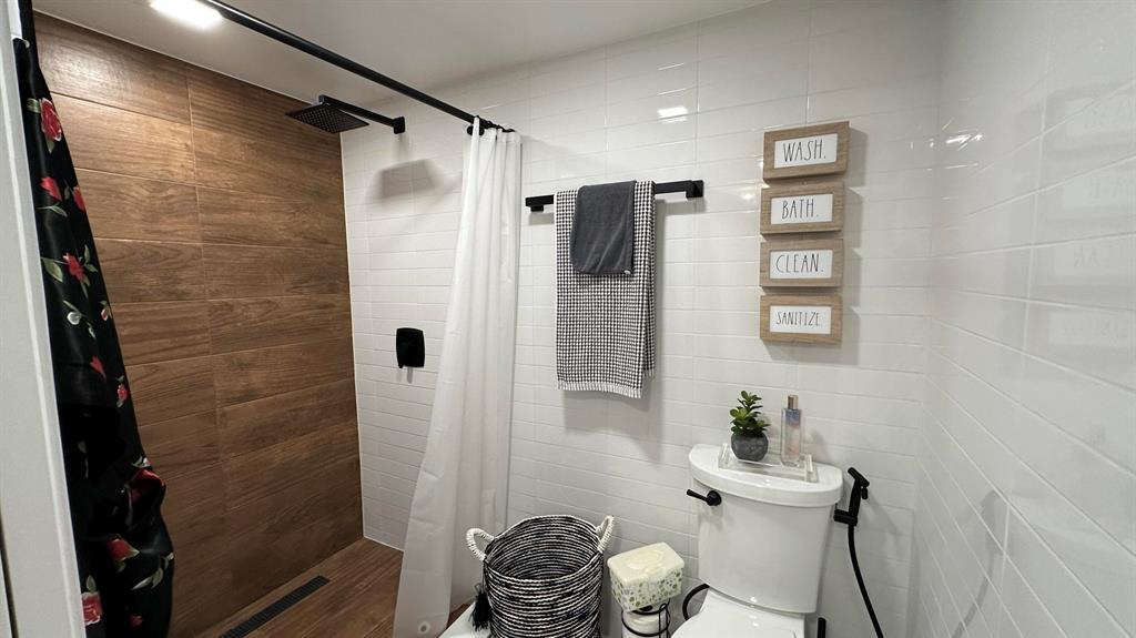 6073 Balboa Circle Unit: 305