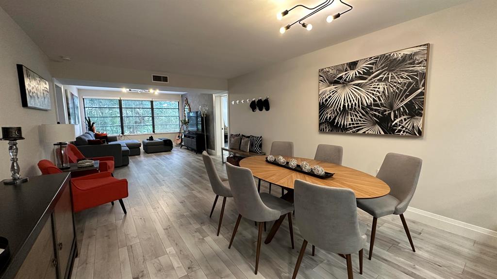 6073 Balboa Circle Unit: 305