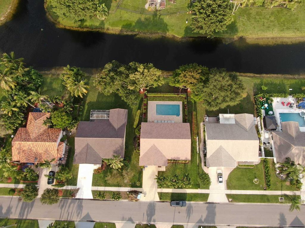 21191 White Oak Avenue