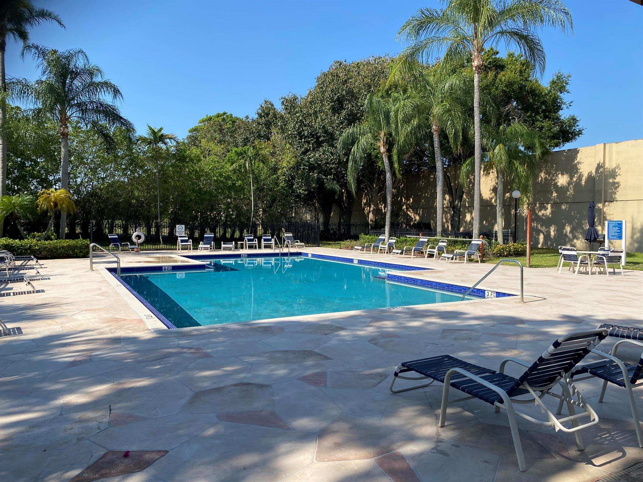 460 NW 67th Street NW Unit: L207