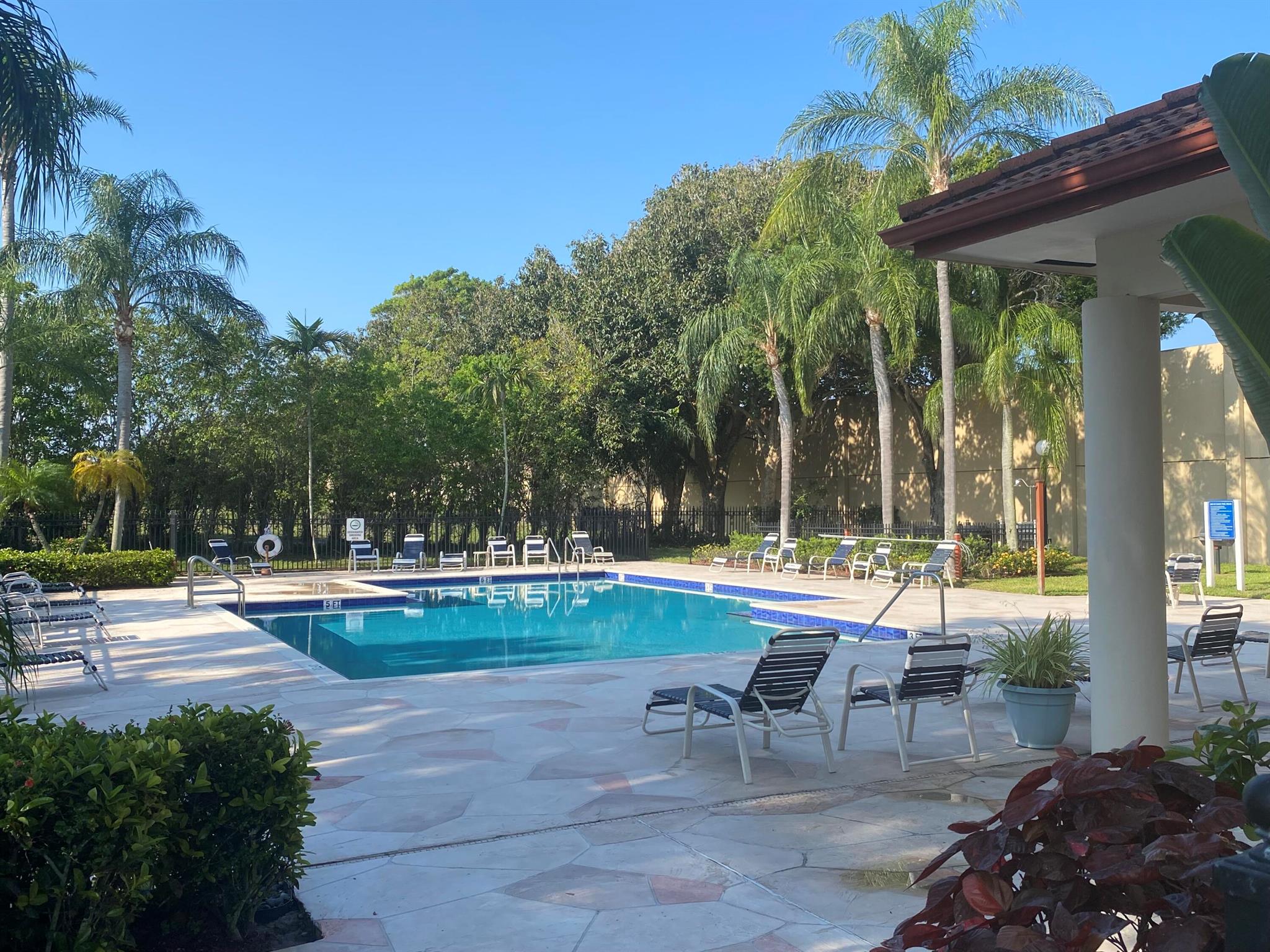 460 NW 67th Street NW Unit: L207