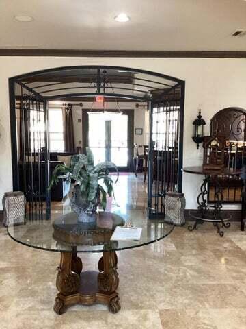 114 Villa Circle Unit: 114
