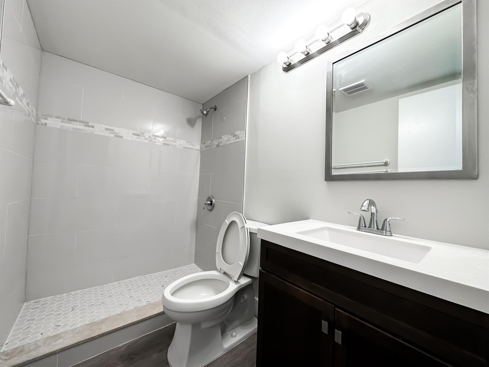 218 Preston F Unit: 218