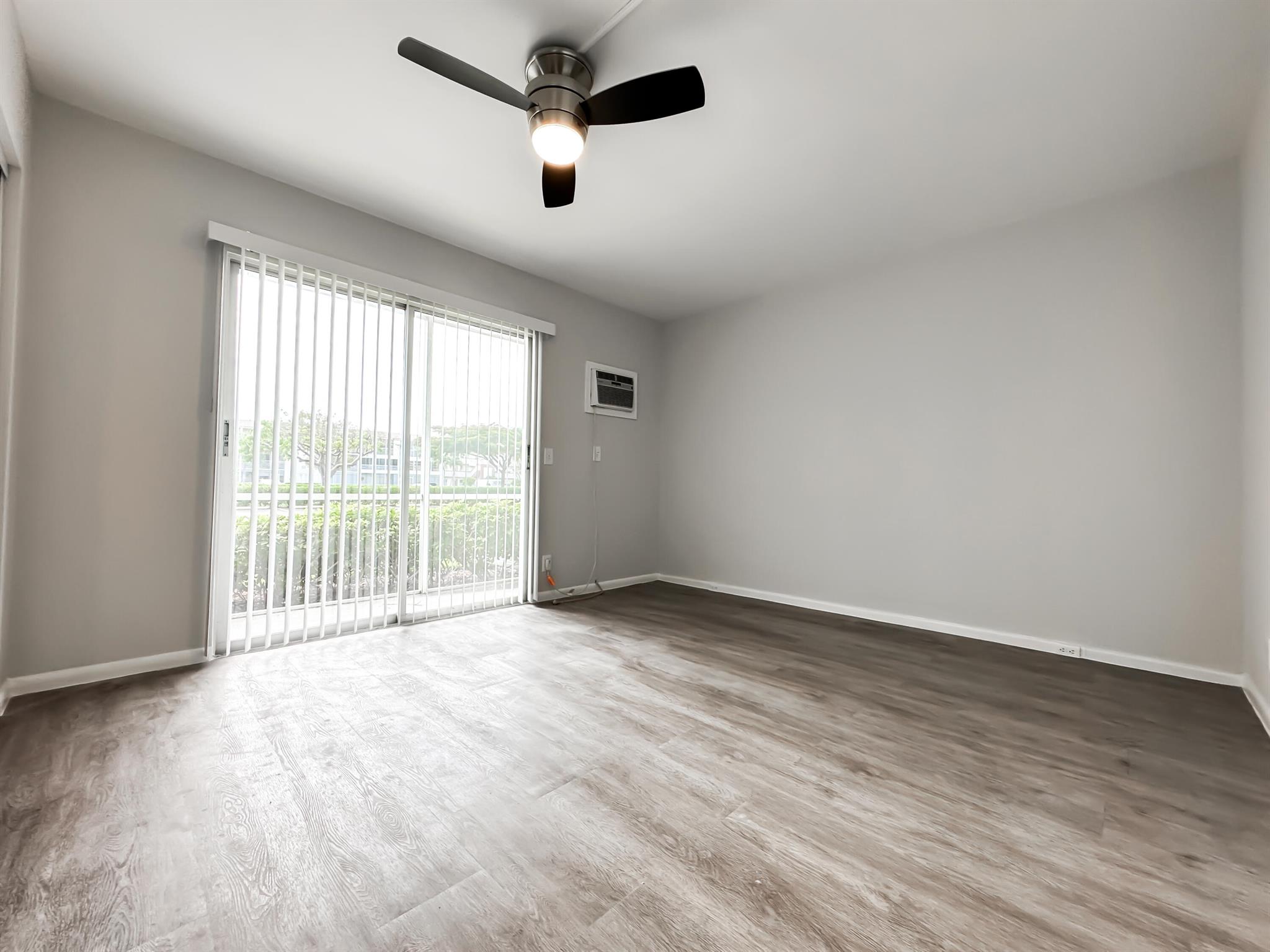 218 Preston F Unit: 218