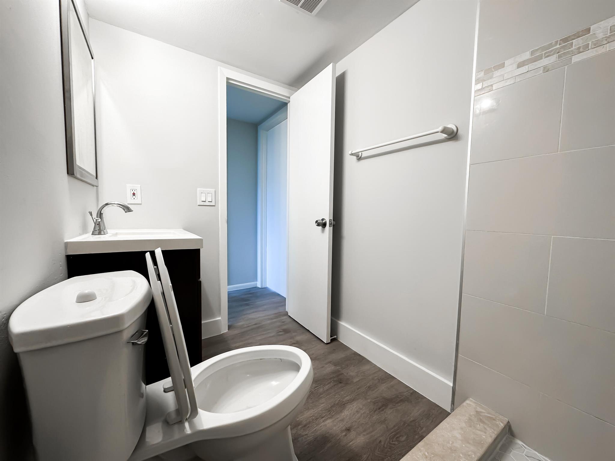 218 Preston F Unit: 218