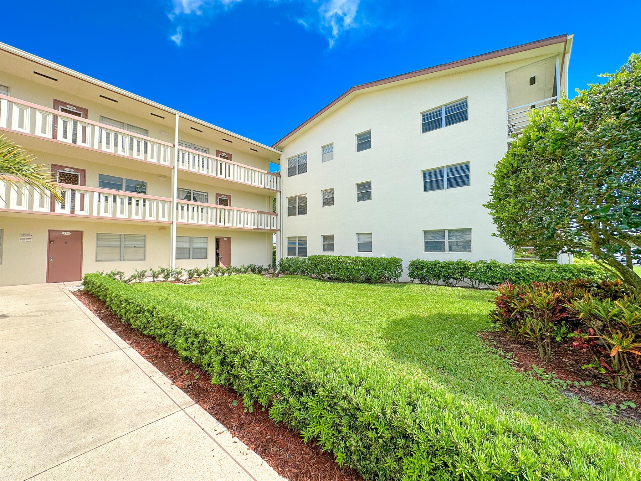 218 Preston F Unit: 218