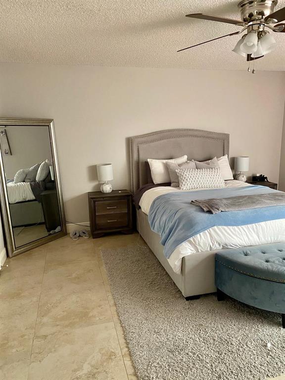 6690 Canary Palm Circle