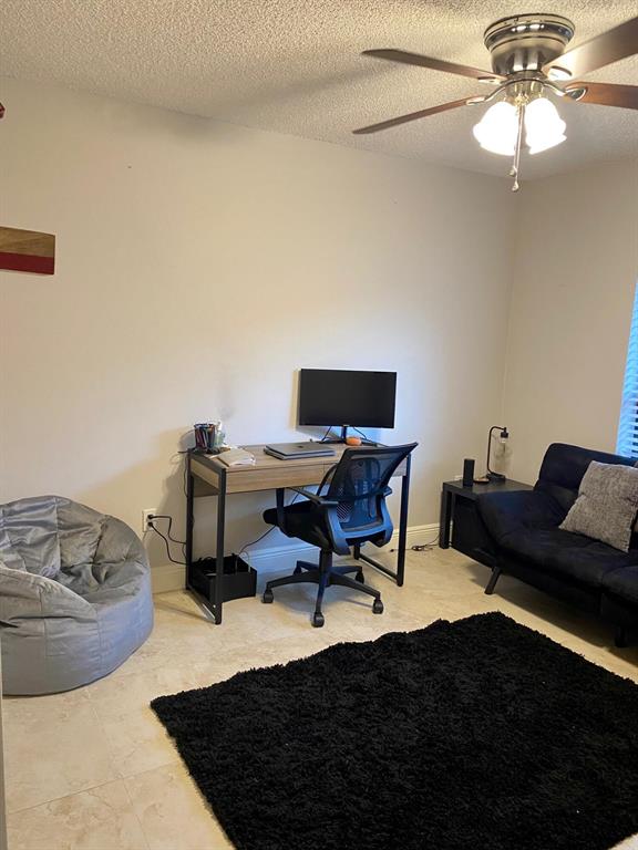 6690 Canary Palm Circle