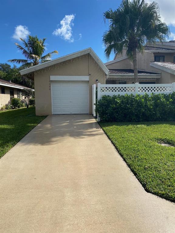 6690 Canary Palm Circle