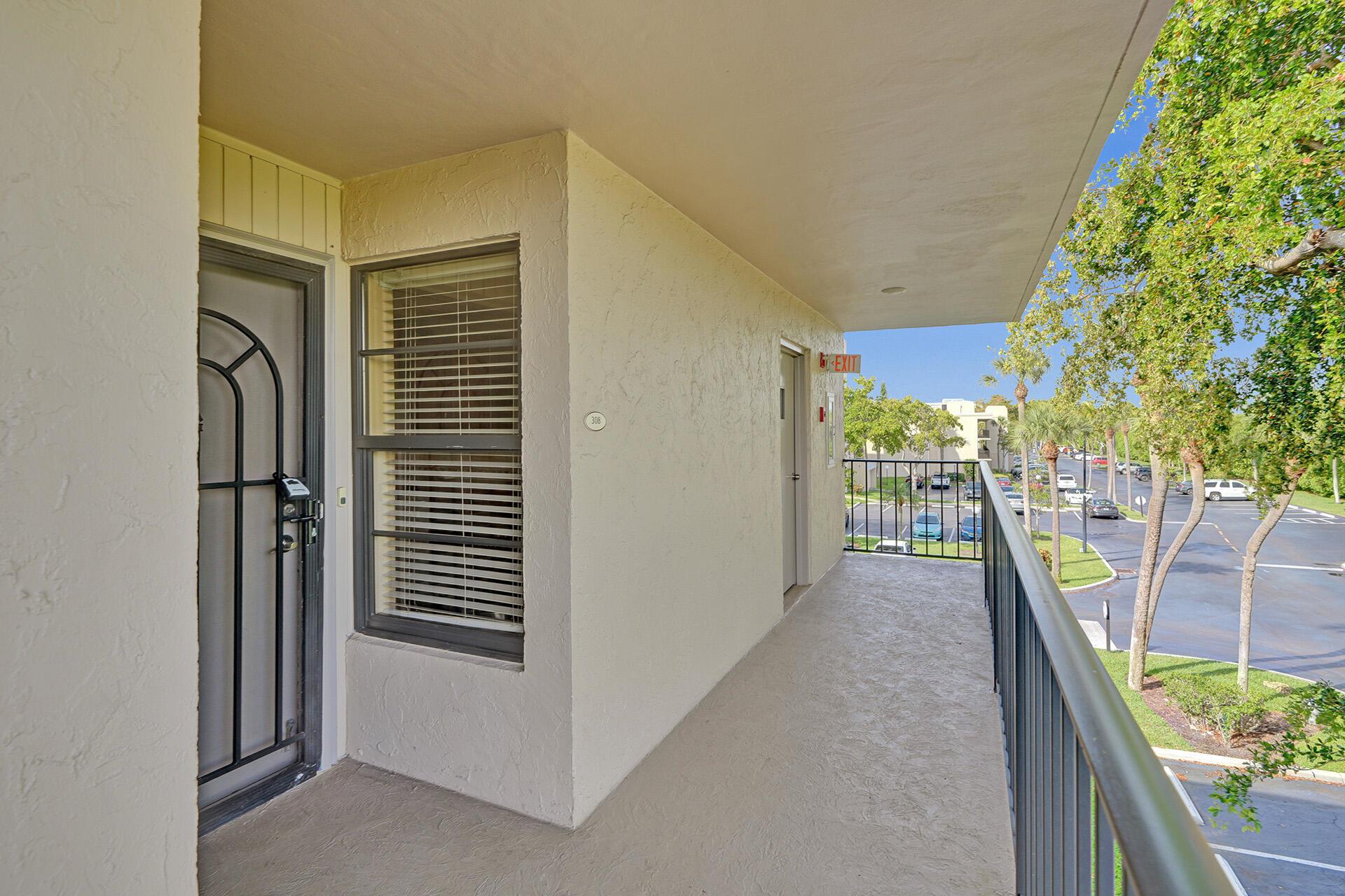 4 Royal Palm Way Unit: 308