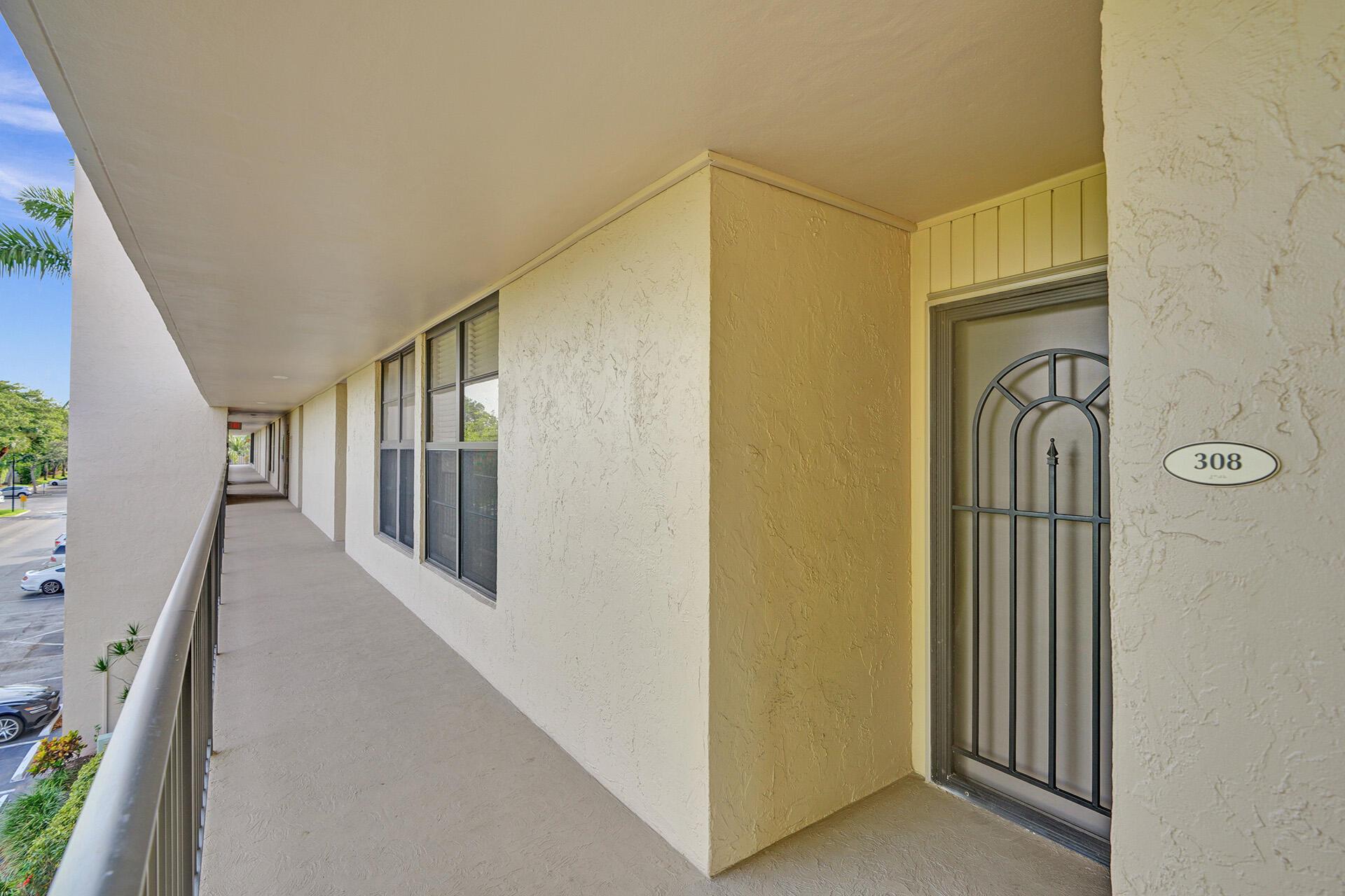 4 Royal Palm Way Unit: 308