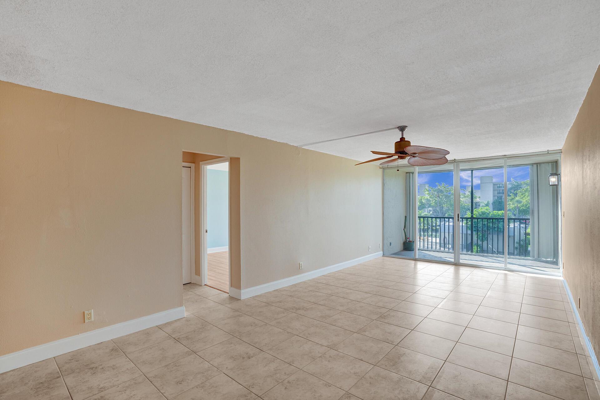 4 Royal Palm Way Unit: 308