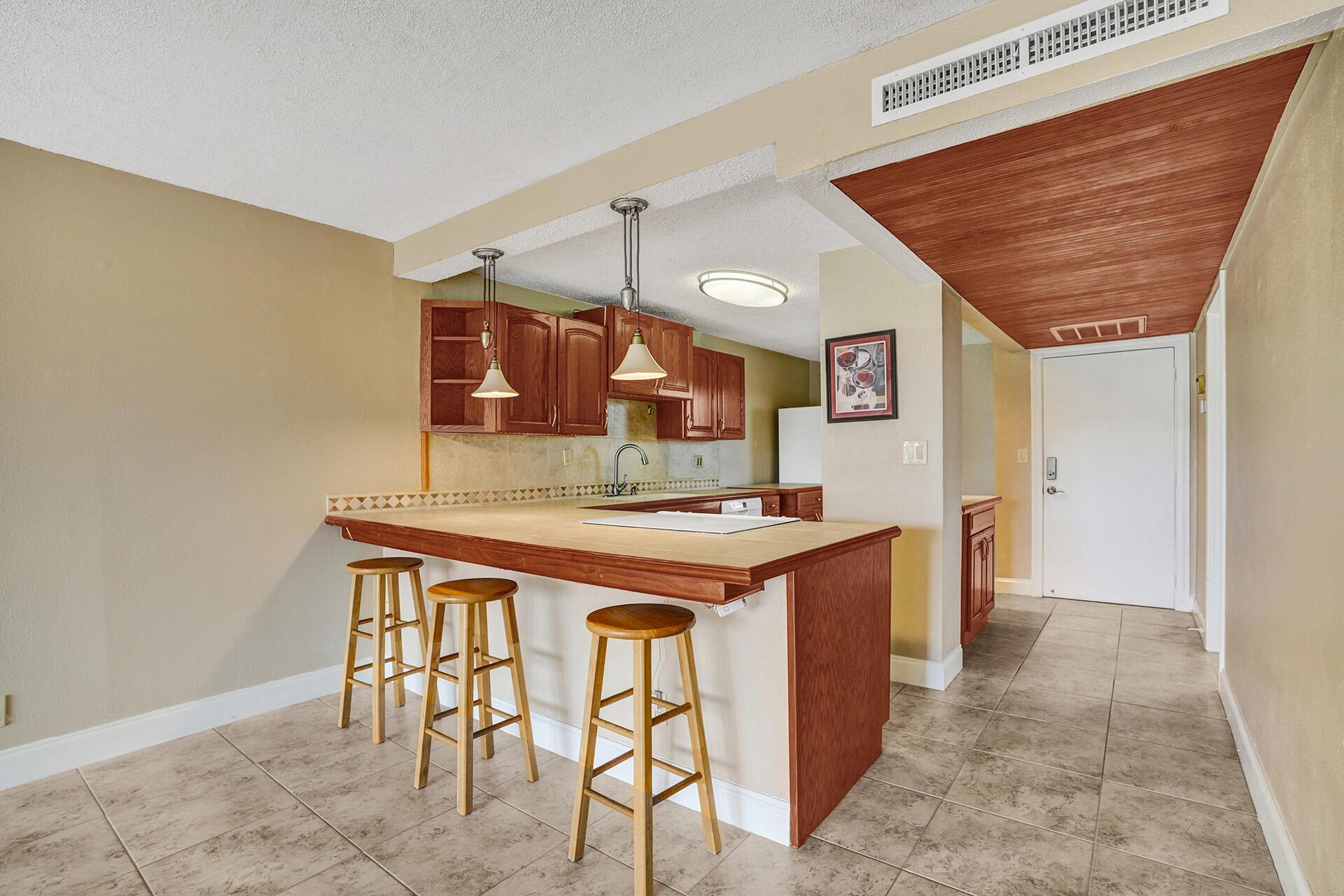 4 Royal Palm Way Unit: 308
