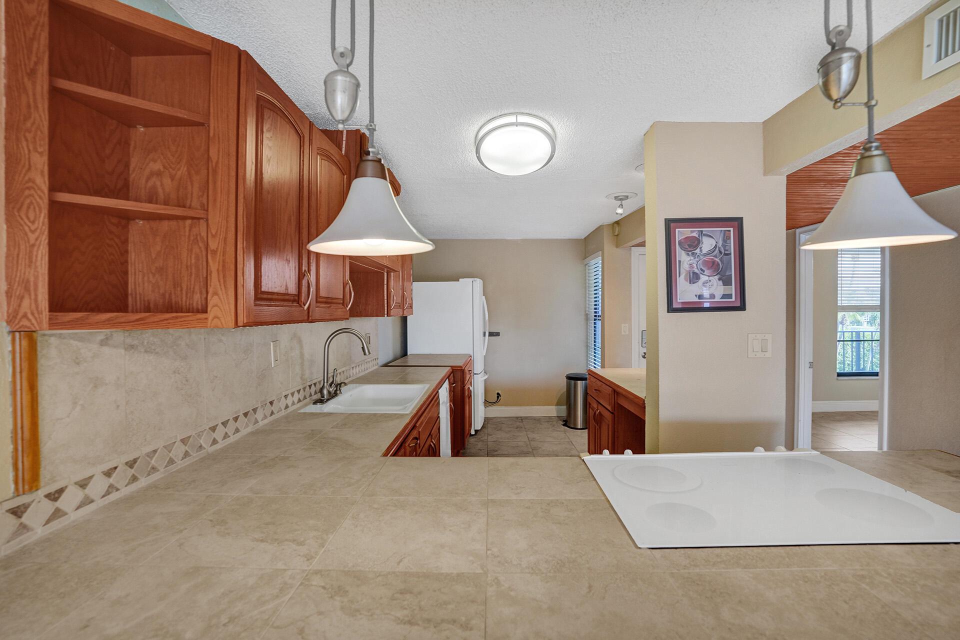 4 Royal Palm Way Unit: 308