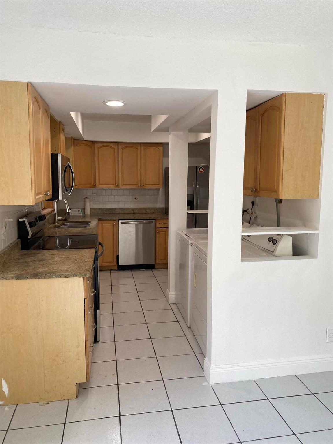 3741 NW 95th Terrace Unit: Apt 1504