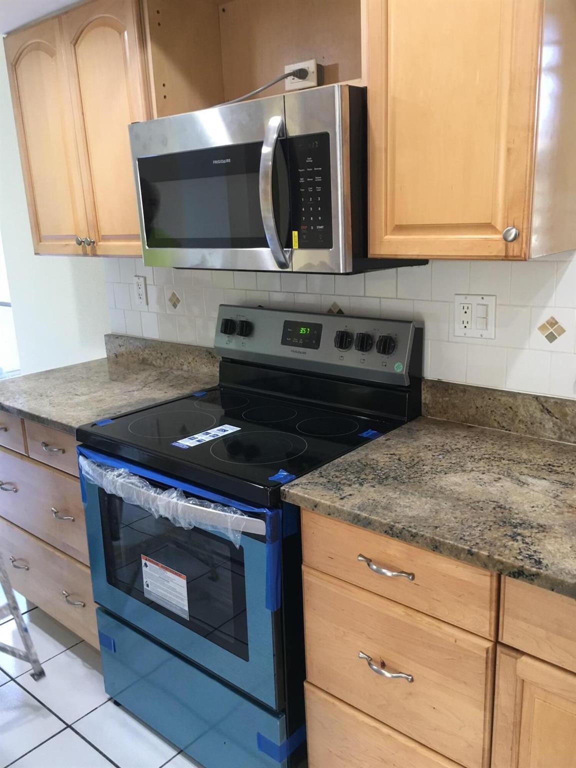 3741 NW 95th Terrace Unit: Apt 1504