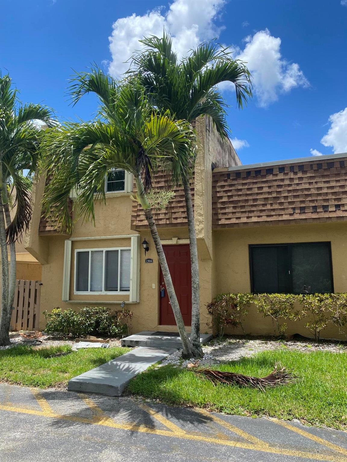 3741 NW 95th Terrace Unit: Apt 1504