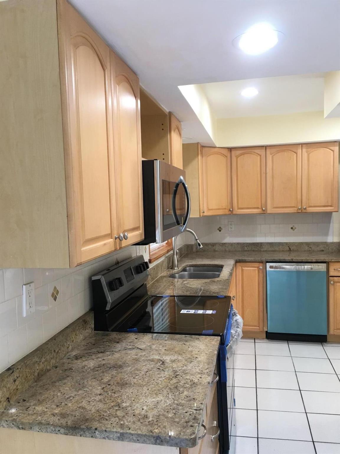 3741 NW 95th Terrace Unit: Apt 1504