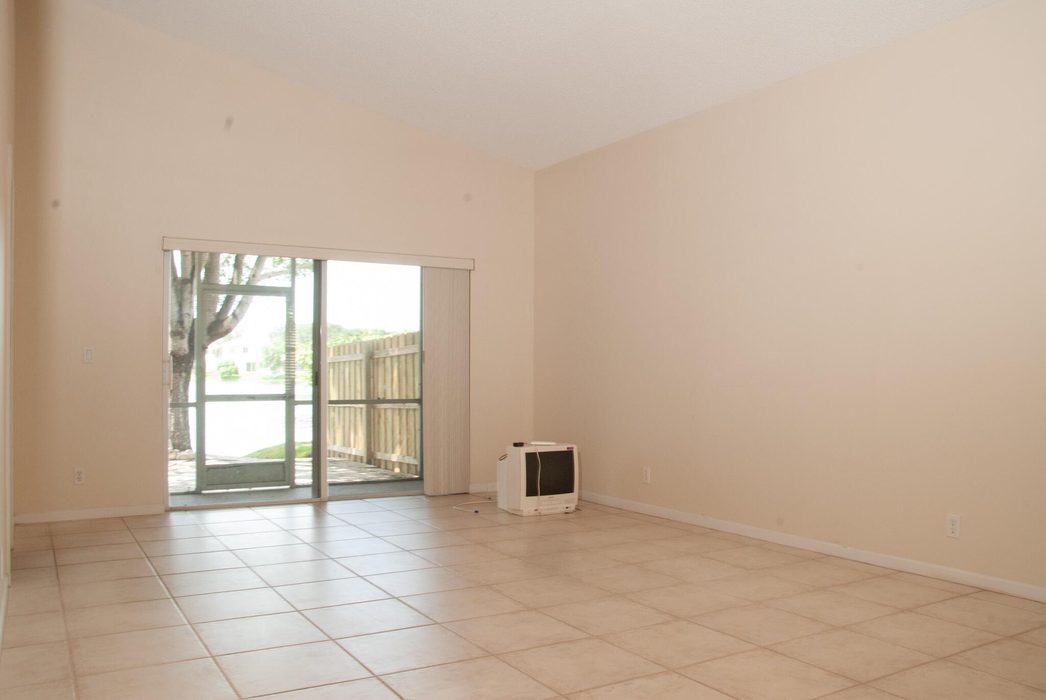 3919 NW 62 Court NW