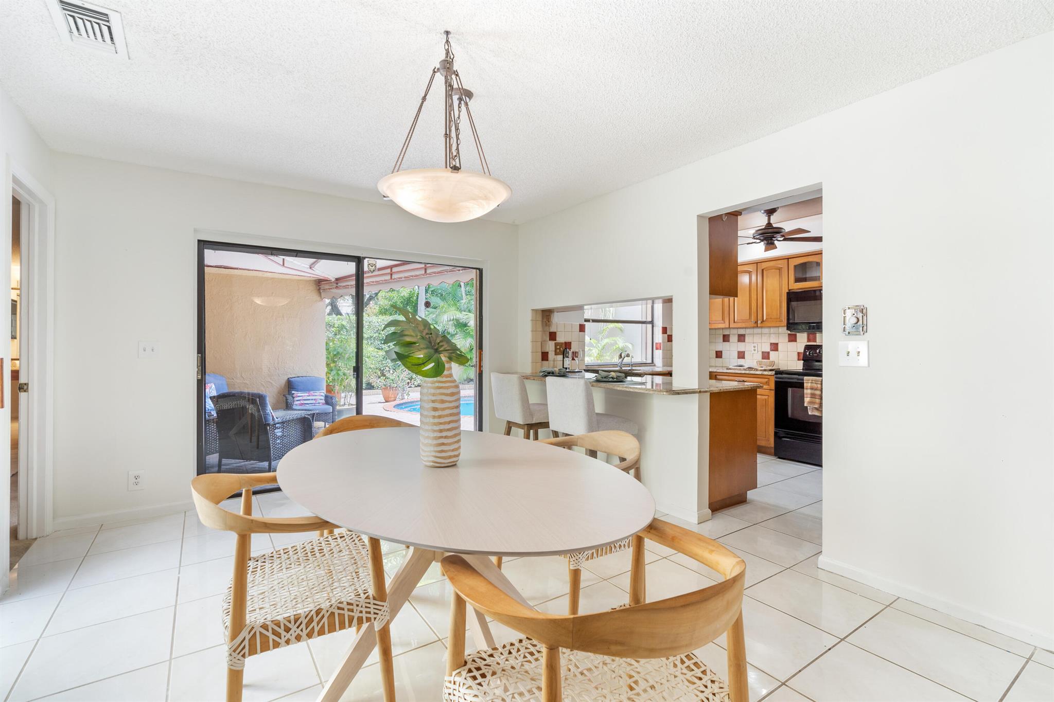 3579 Commodore Circle