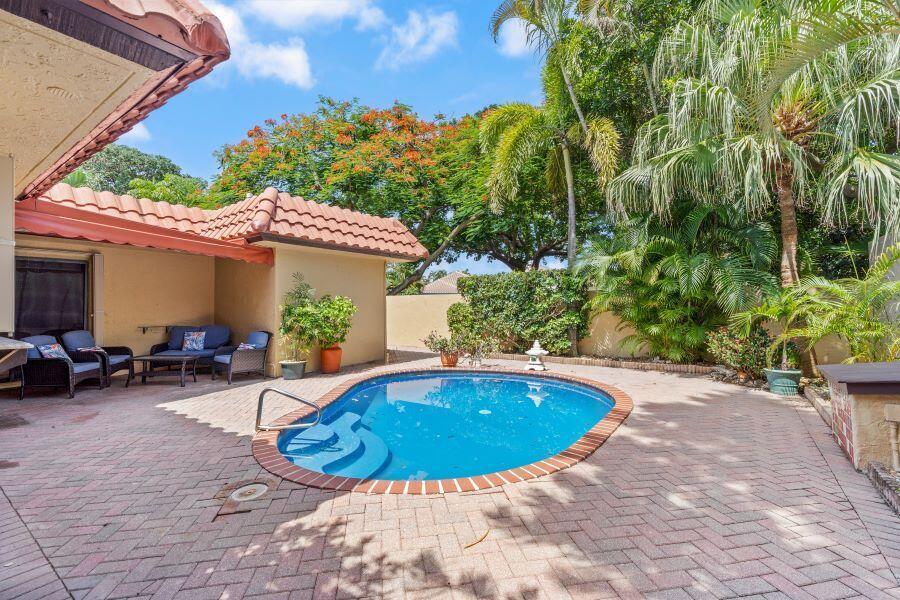 3579 Commodore Circle