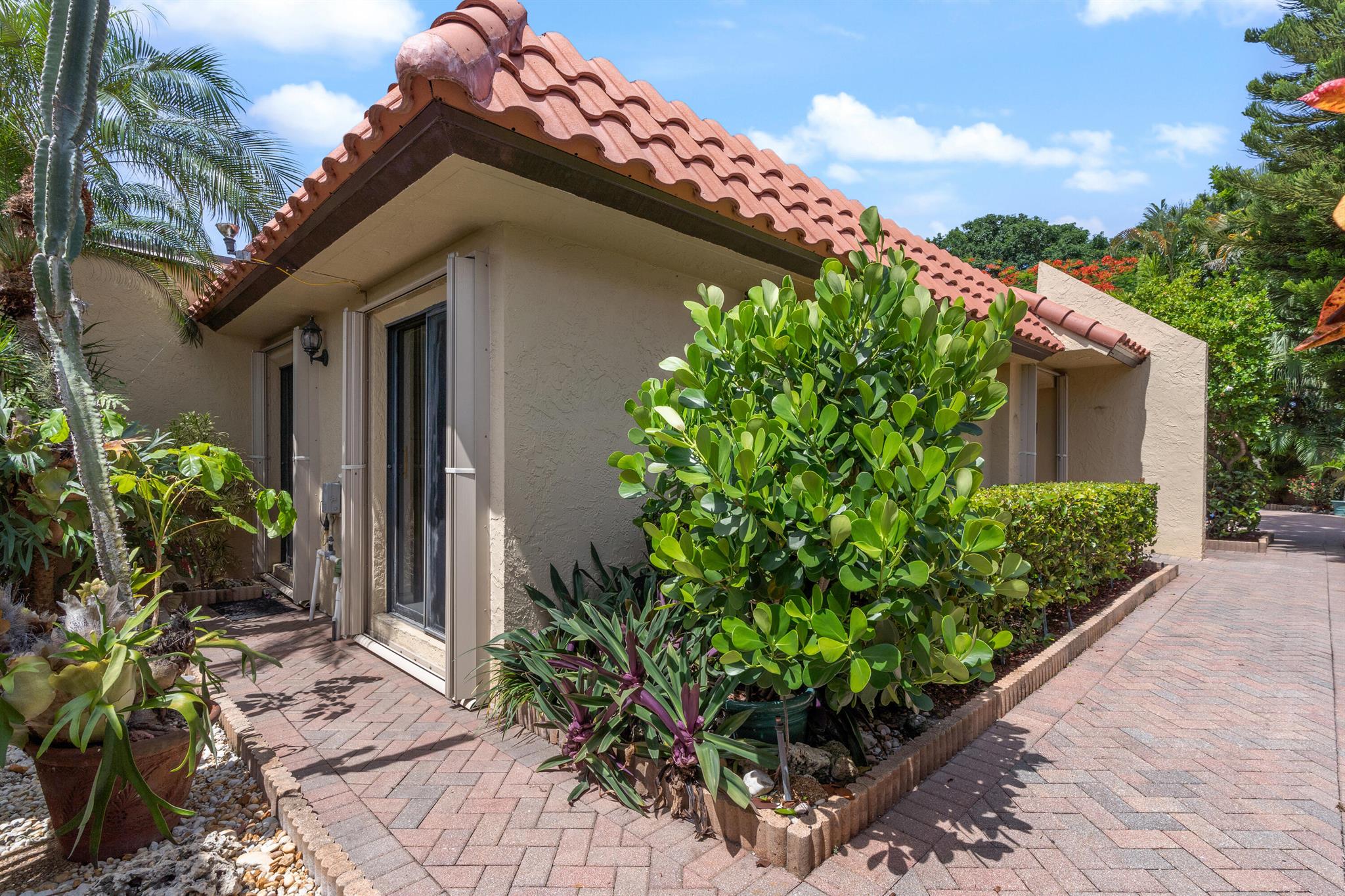 3579 Commodore Circle