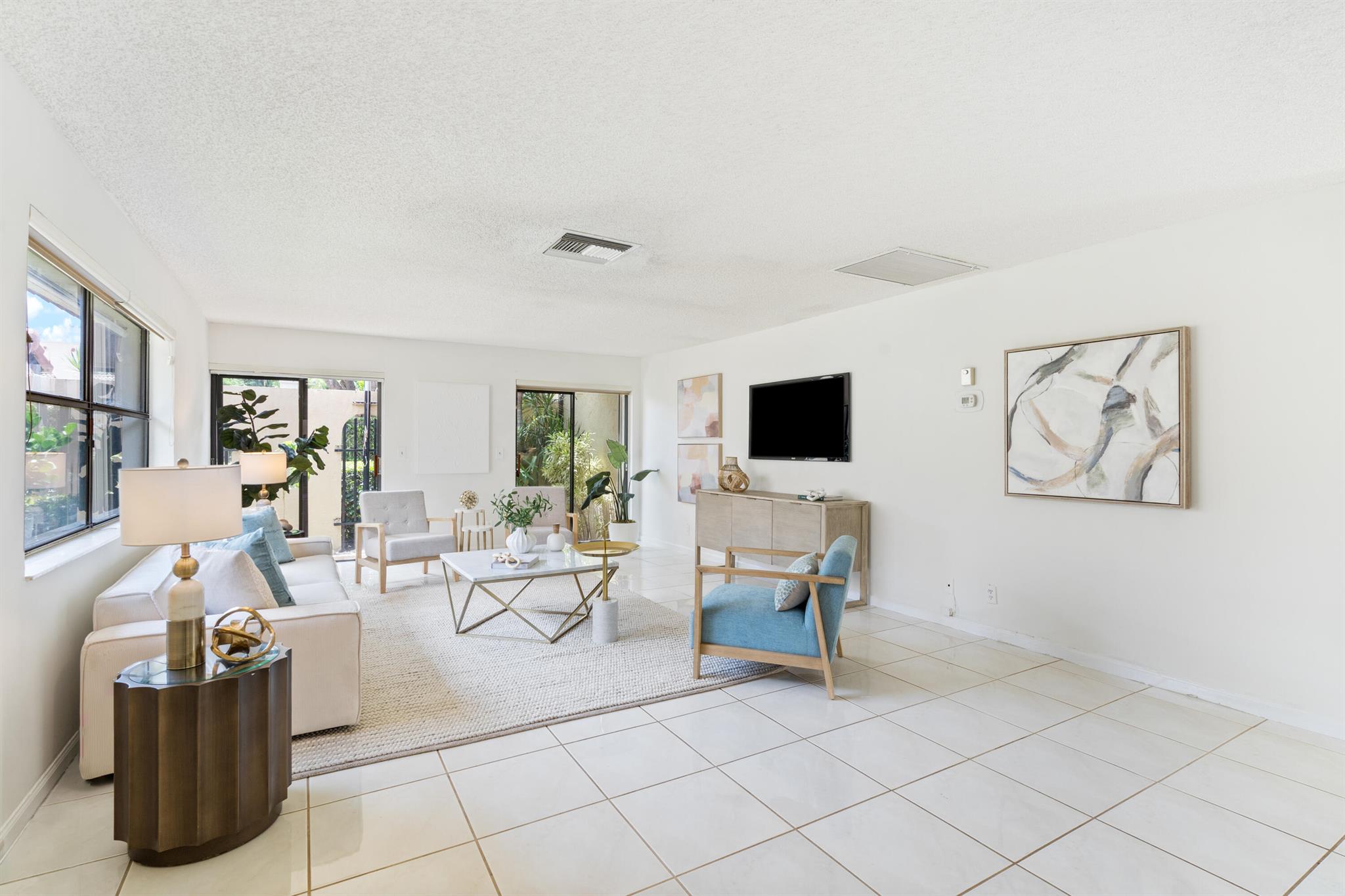 3579 Commodore Circle