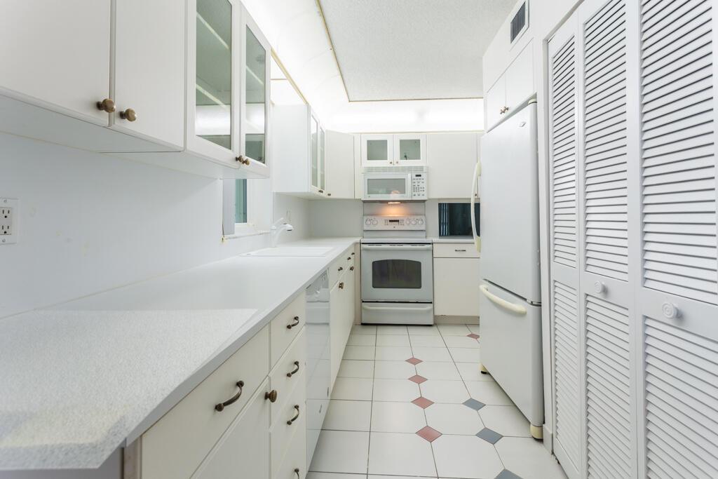 13423 Fishtail Palm Court Unit: A