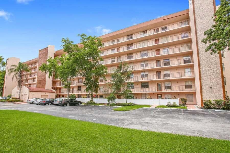 14575 Bonaire Boulevard Unit: 208