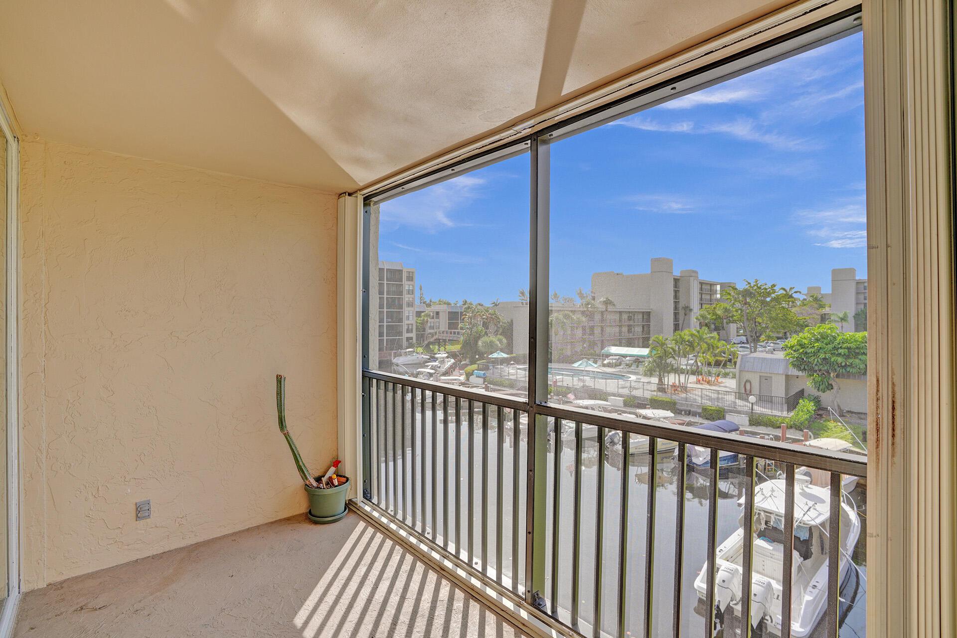 4 Royal Palm Way Unit: 3080