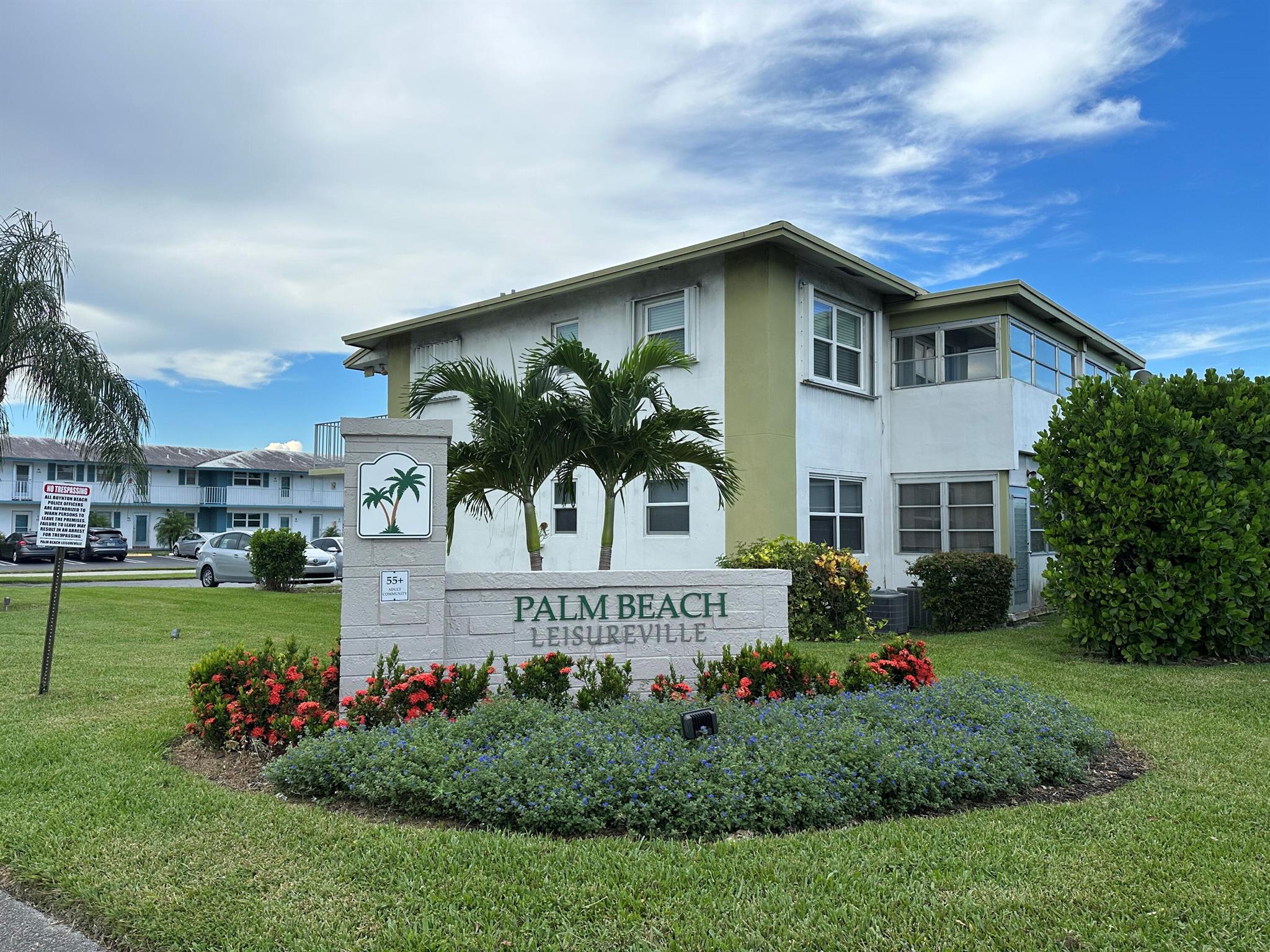 1113 Lake Terrace Unit: 103 Building 'D'