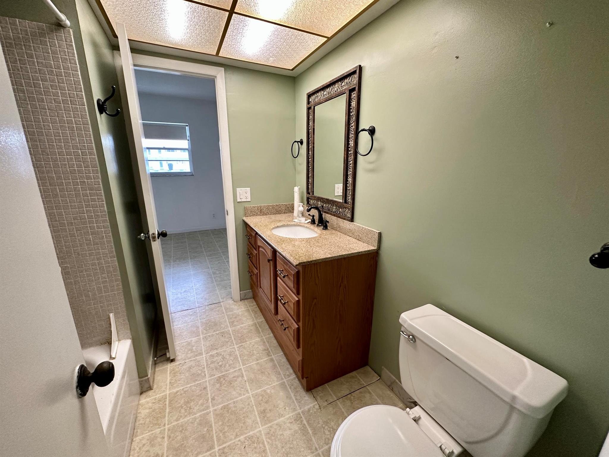 1113 Lake Terrace Unit: 103 Building 'D'