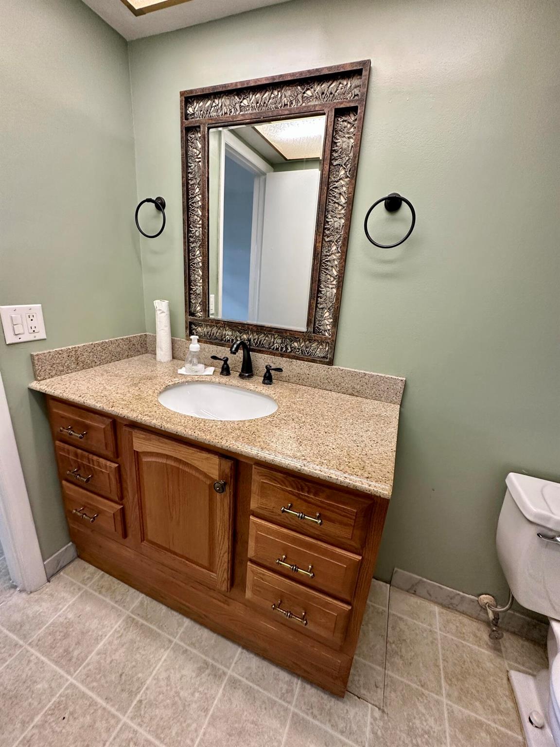 1113 Lake Terrace Unit: 103 Building 'D'