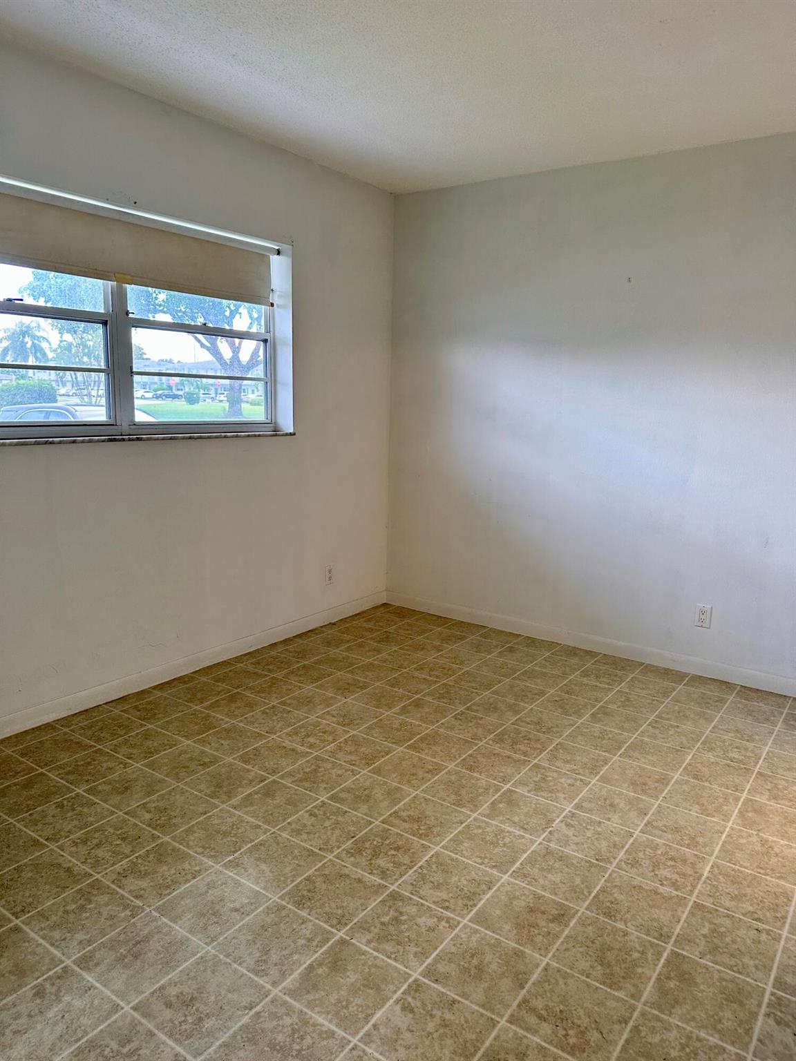 1113 Lake Terrace Unit: 103 Building 'D'