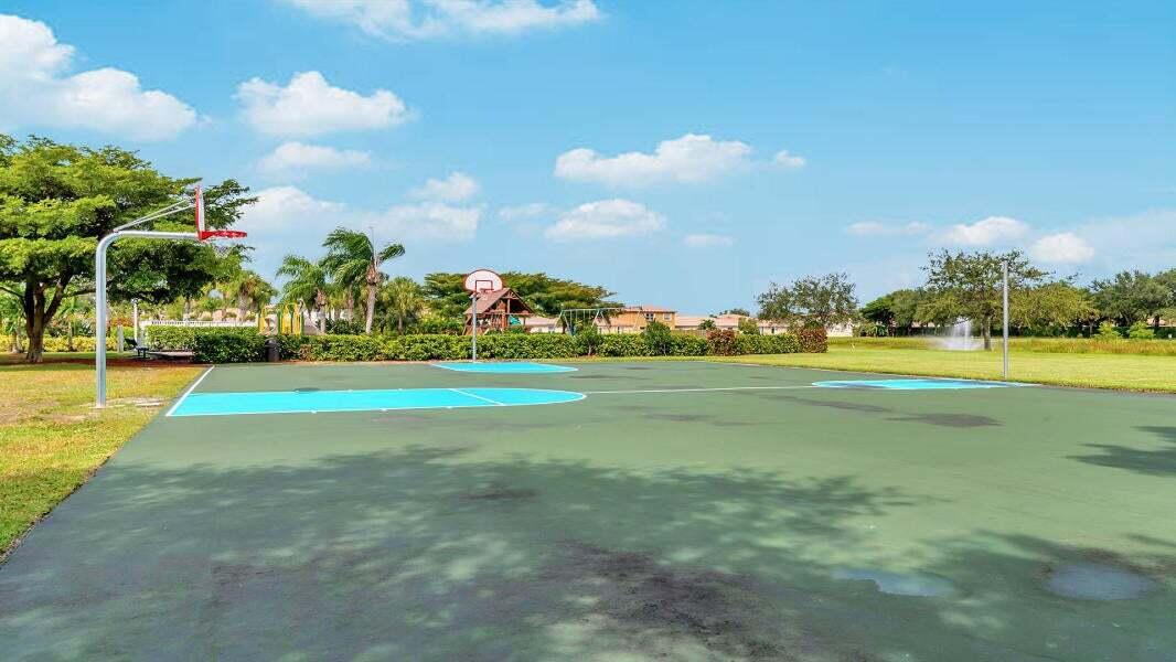 6874 Willow Creek Run