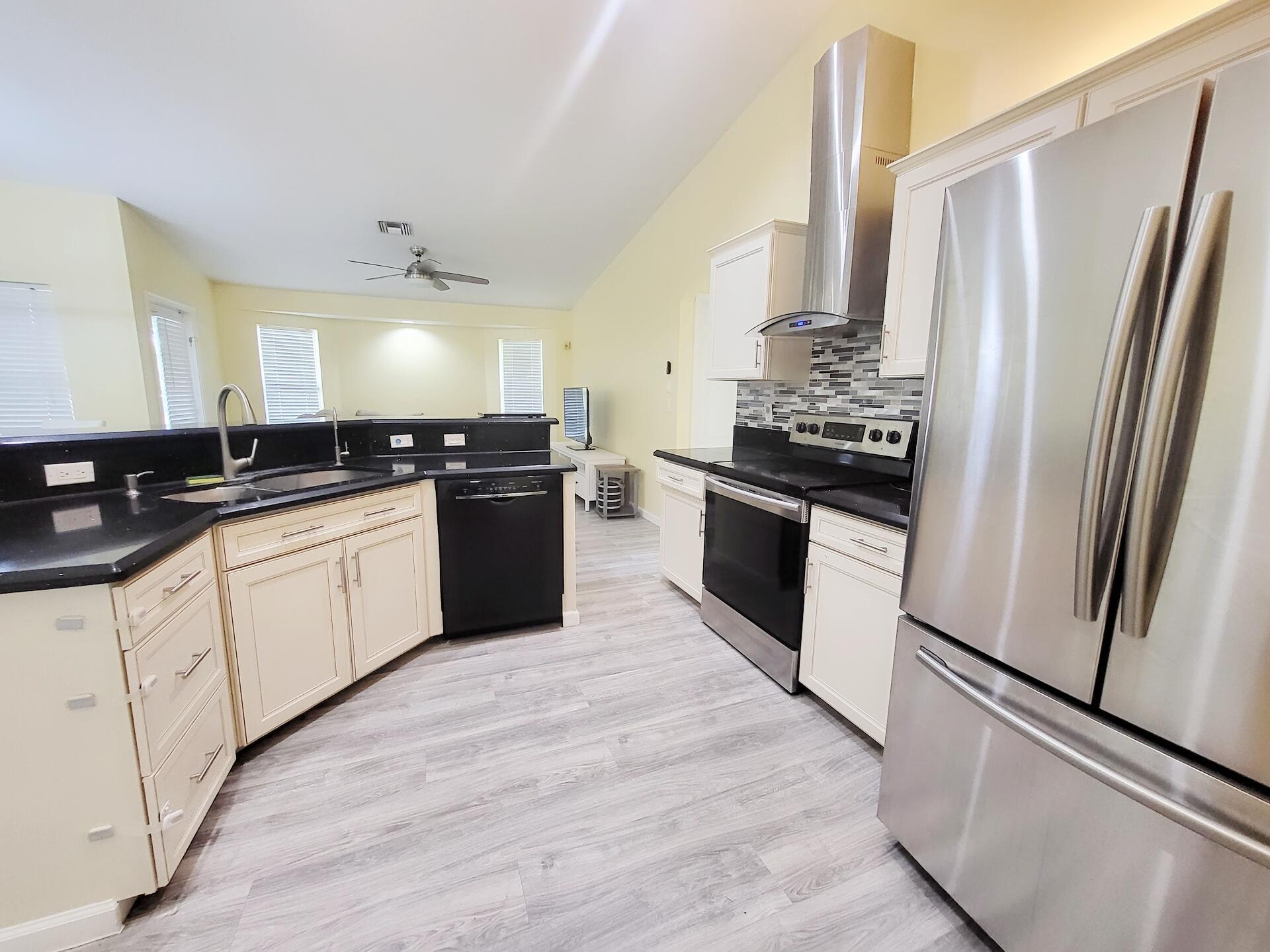 11416 Tangerine Boulevard
