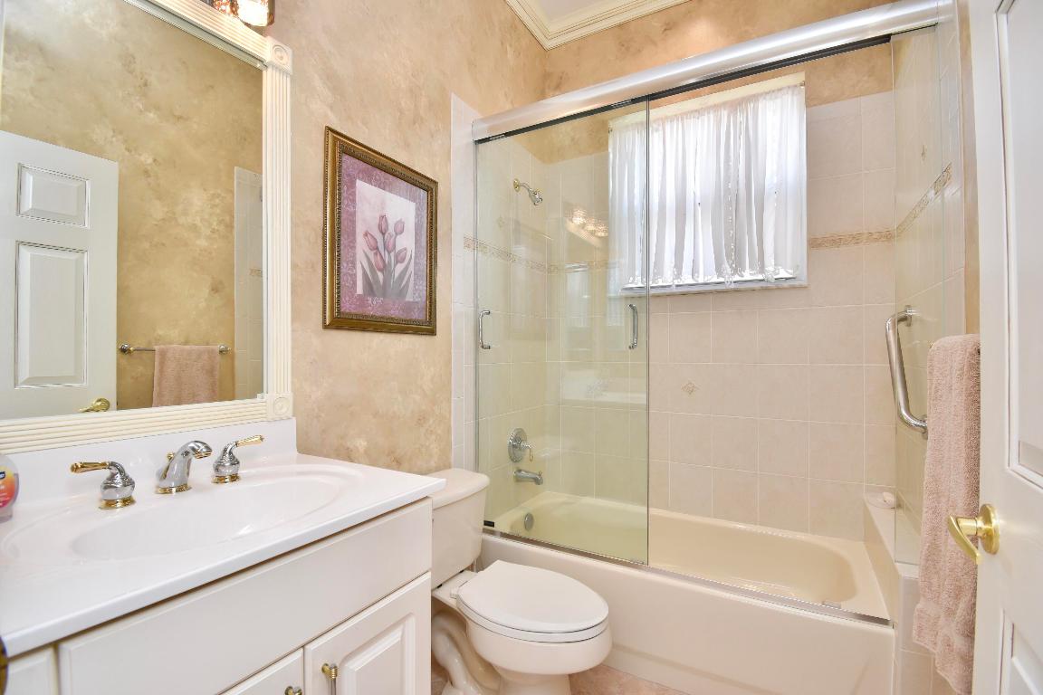 7087 Demedici Circle