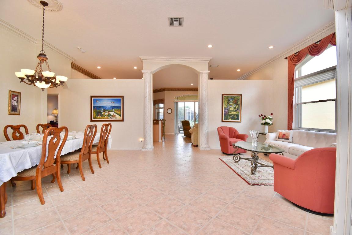 7087 Demedici Circle