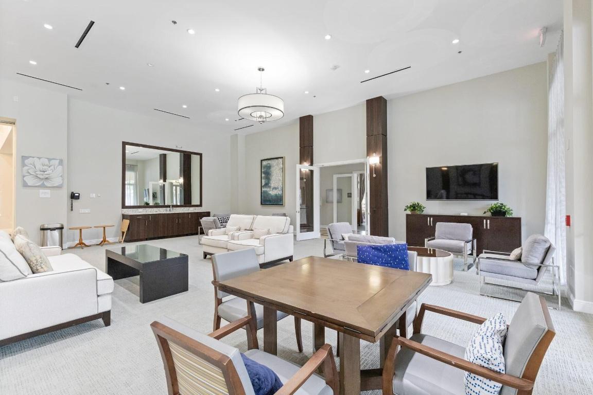 7087 Demedici Circle