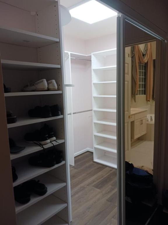 7087 Demedici Circle