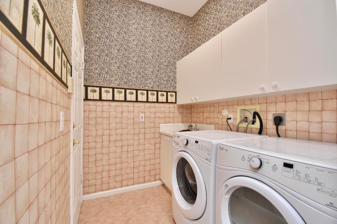 7087 Demedici Circle